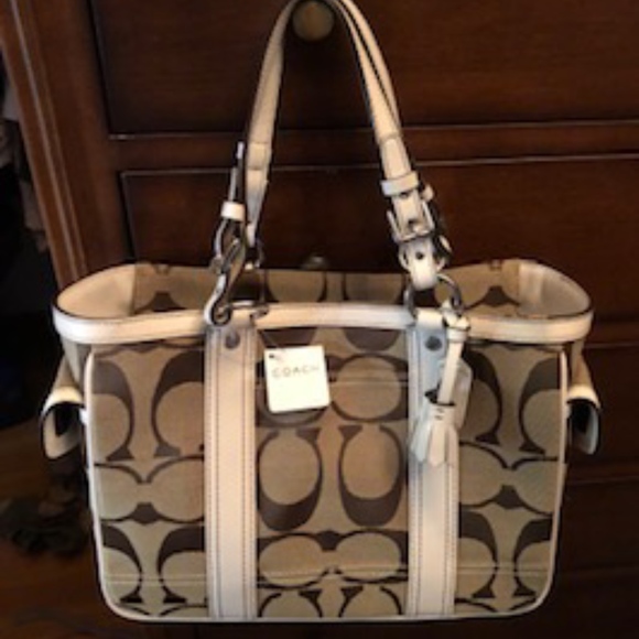 *HOST PICK* Coach Tote Purse *NEW* - Picture 2 of 8